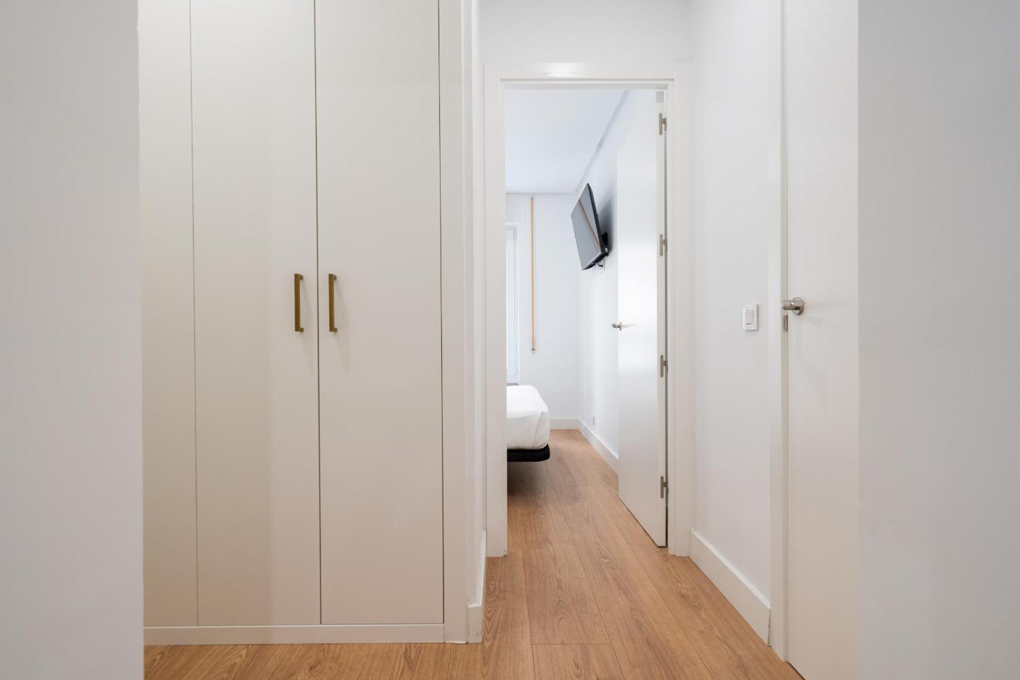 Apartamento Reformado En La Gran Via Alquiler Temporal Мадрид Экстерьер фото